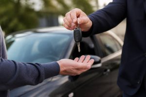 Que dois-je faire quand je vends ma voiture : démarches, documents et conseils essentiels